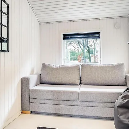 Дом отдыха Three-bedroom In Henne