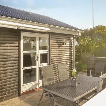 Holiday home Three-bedroom In Henne *