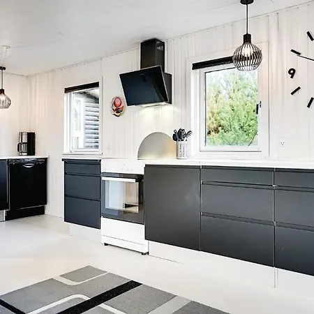 Three-bedroom In Henne Дом отдыха