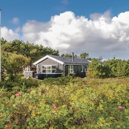 Three-bedroom In Henne Дом отдыха